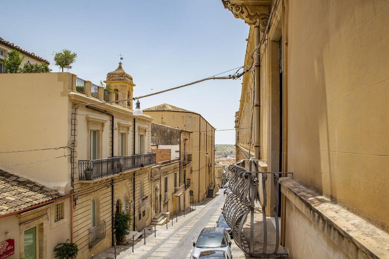 Cavour Apartments By Wonderful Italy Noto Bagian luar foto